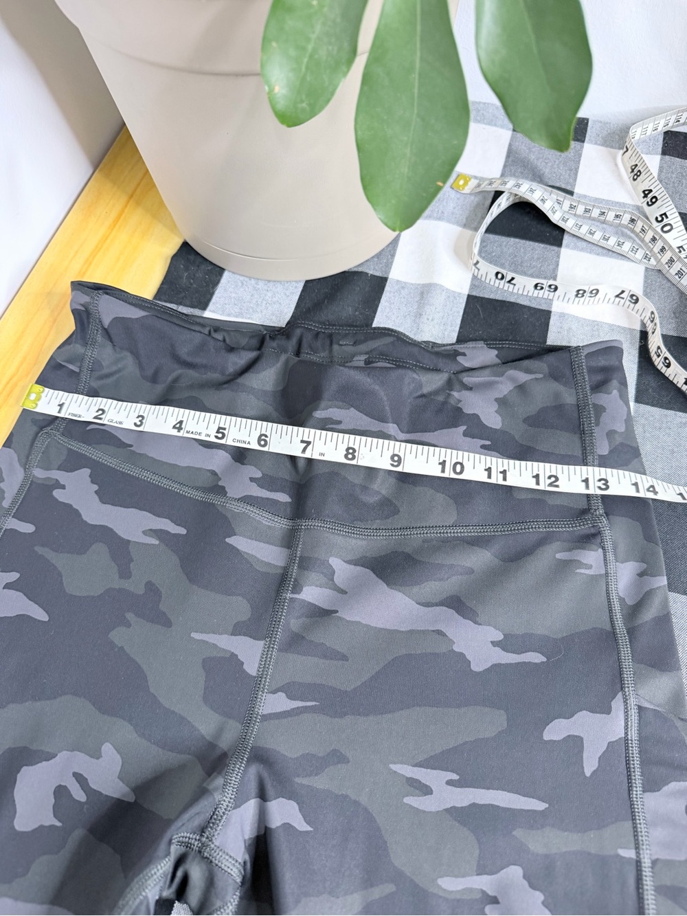 Athleta 7/8 Camo Tight Leggings Size M - Picture 7 of 8